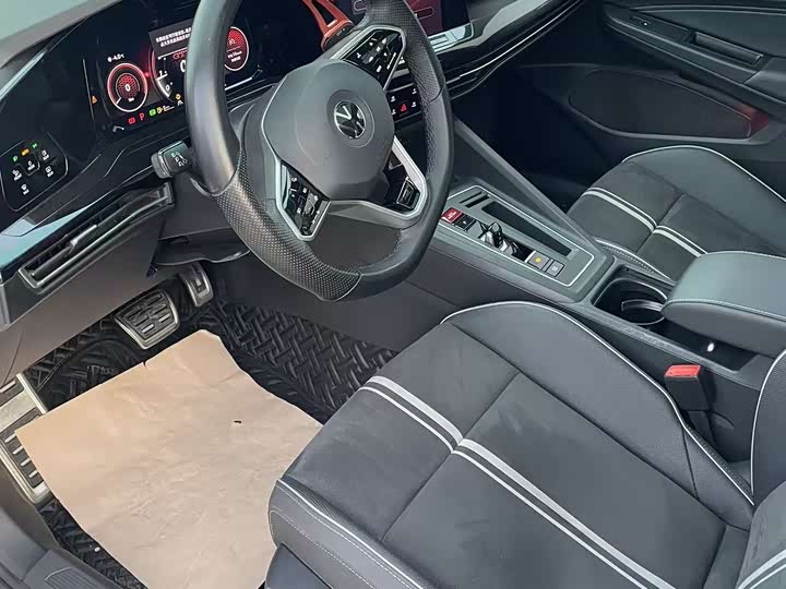 Фото 4 - Volkswagen Golf