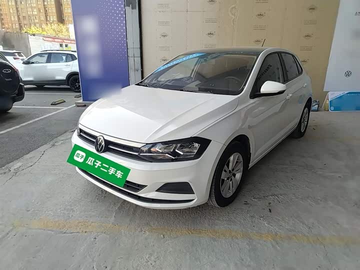Фото 1 - Volkswagen Polo