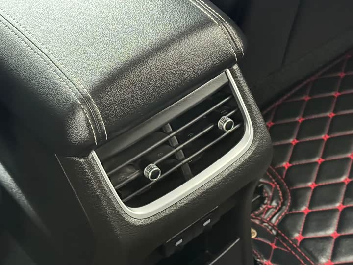 Фото 26 - Tank 300