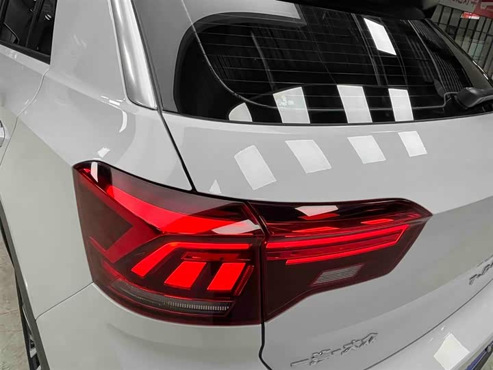 Фото 19 - Volkswagen T-Roc