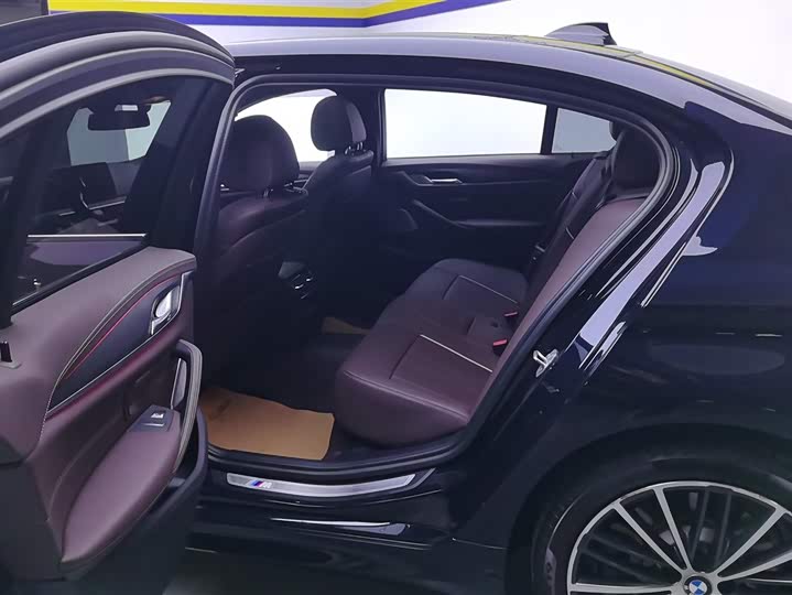 Фото 11 - BMW 5 Series