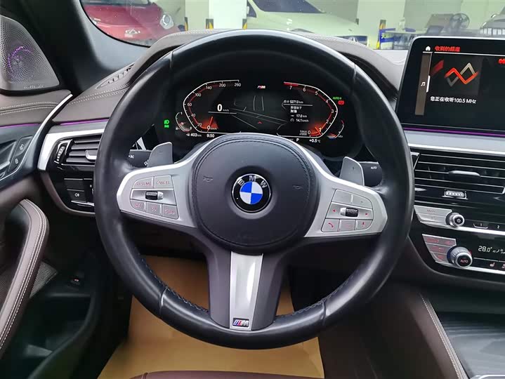 Фото 15 - BMW 5 Series