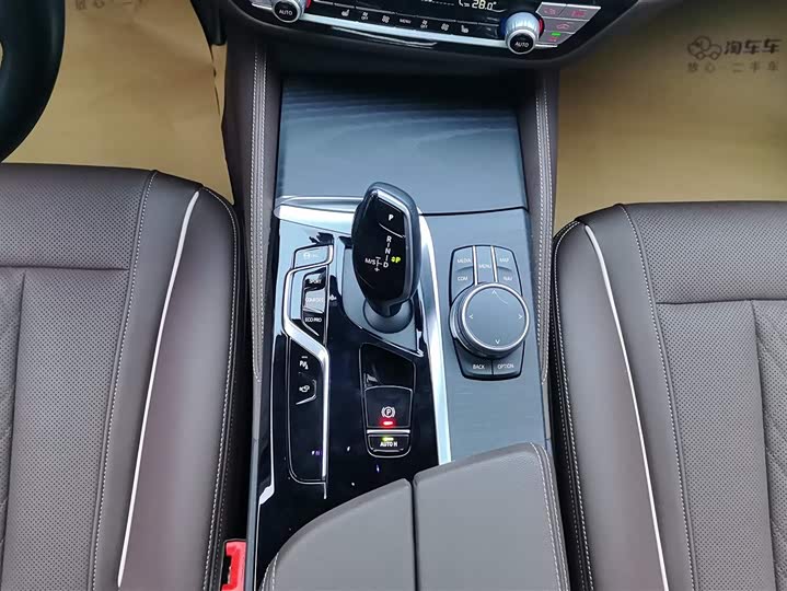 Фото 16 - BMW 5 Series