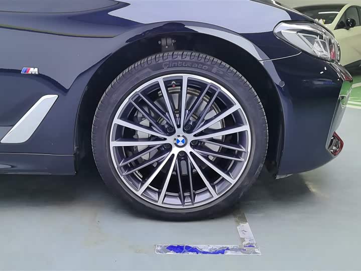 Фото 6 - BMW 5 Series