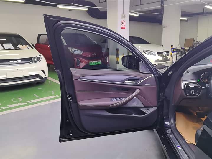 Фото 7 - BMW 5 Series