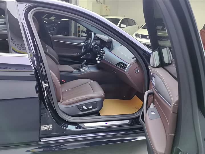 Фото 8 - BMW 5 Series