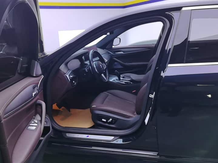 Фото 9 - BMW 5 Series