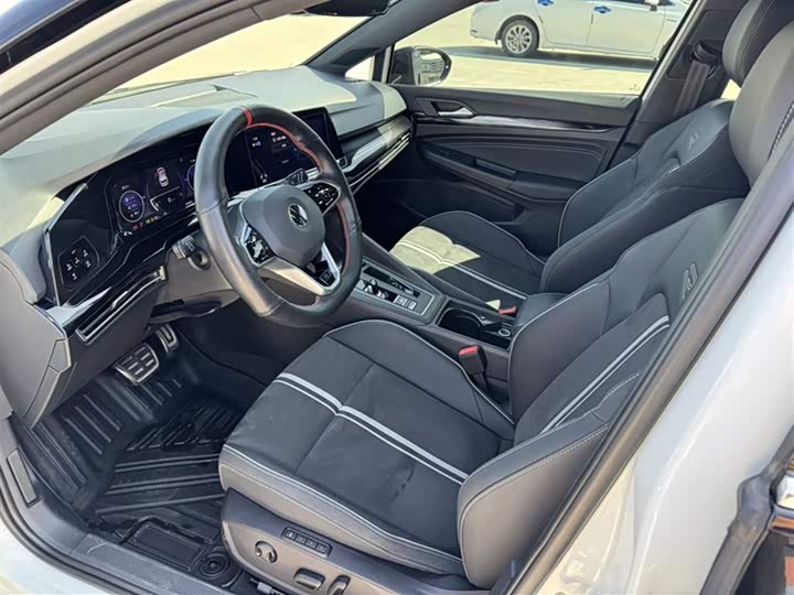 Фото 9 - Volkswagen Golf