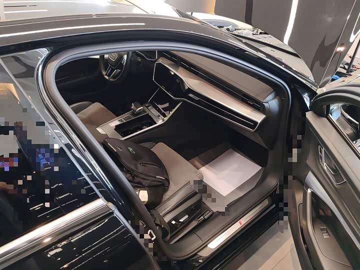 Фото 11 - Audi A6L