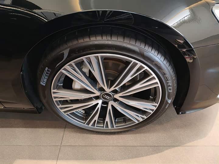 Фото 14 - Audi A6L