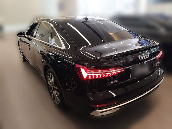 Фото 9 - Audi A6L