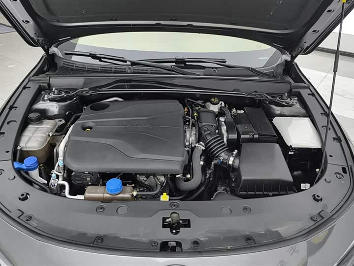 Фото 10 - Changan UNI-V