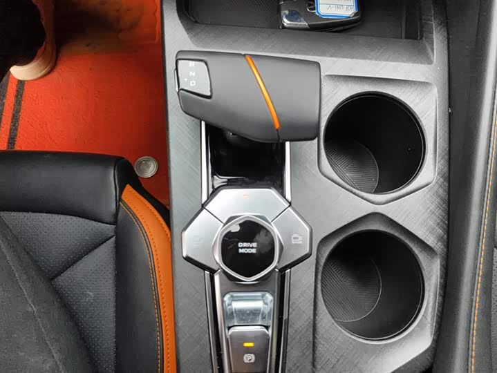 Фото 16 - Changan UNI-V