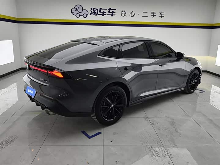 Фото 3 - Changan UNI-V