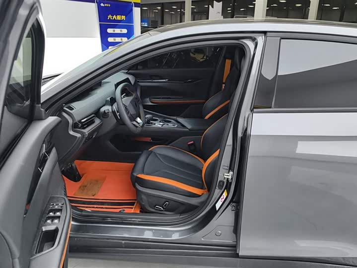 Фото 9 - Changan UNI-V