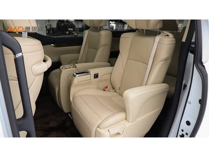 Фото 7 - Toyota Alphard