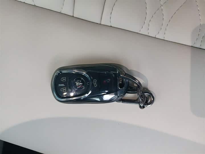 Фото 9 - Buick GL8 ES