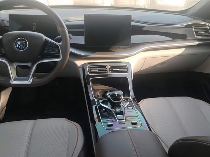 Фото 16 - BYD Qin Plus