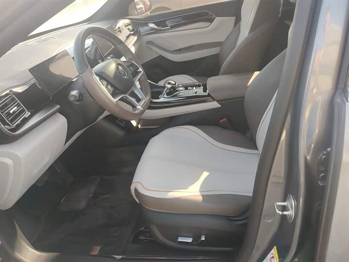 Фото 9 - BYD Qin Plus