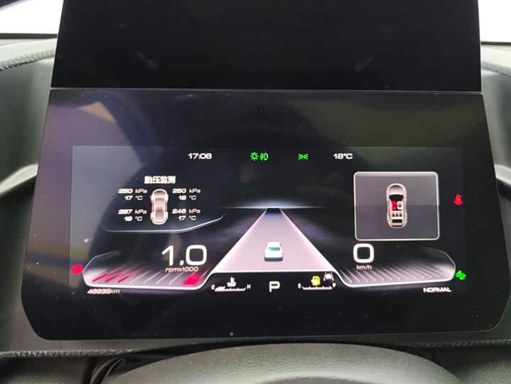 Фото 14 - Haval Dargo