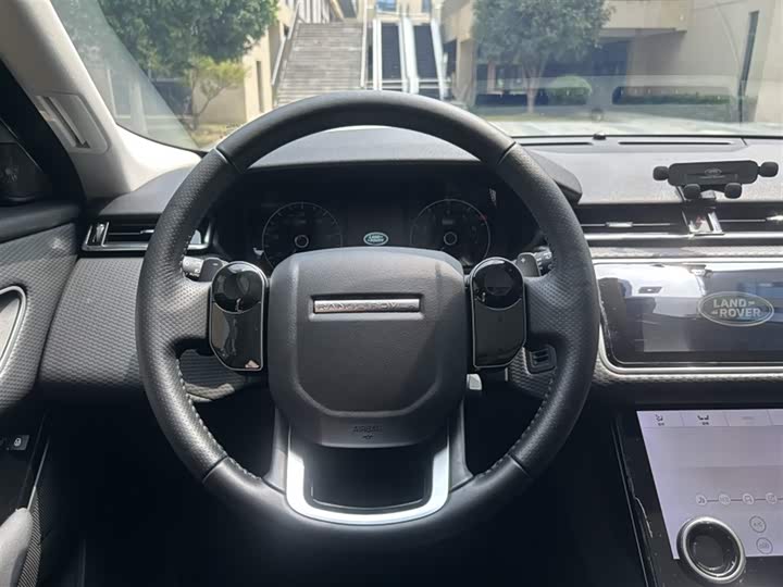 Фото 12 - Land Rover Range Rover Velar