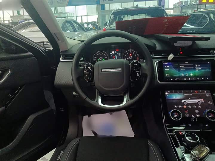 Фото 3 - Land Rover Range Rover Velar