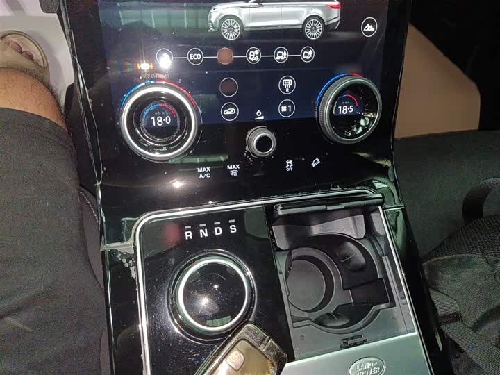 Фото 6 - Land Rover Range Rover Velar