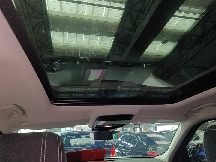 Фото 8 - Land Rover Range Rover Velar