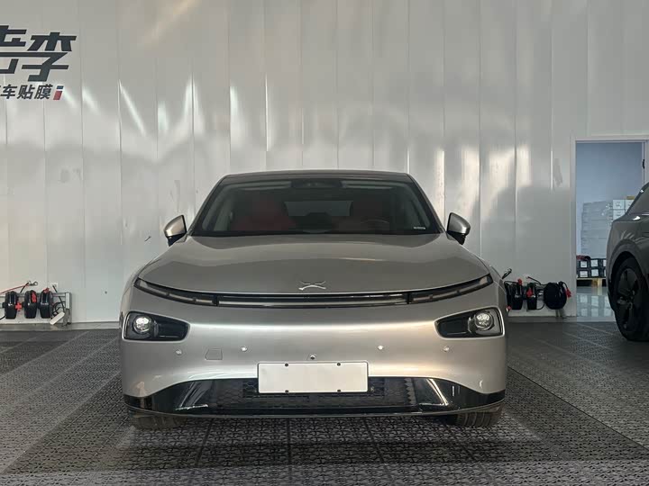 Фото 3 - XPeng P7