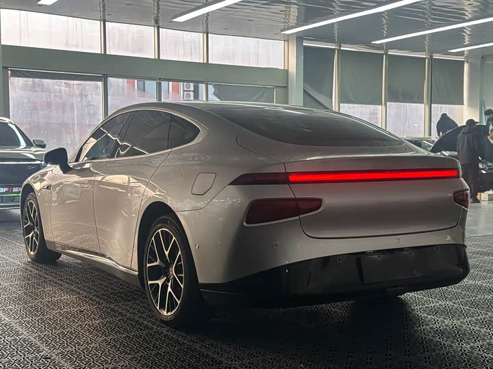 Фото 8 - XPeng P7