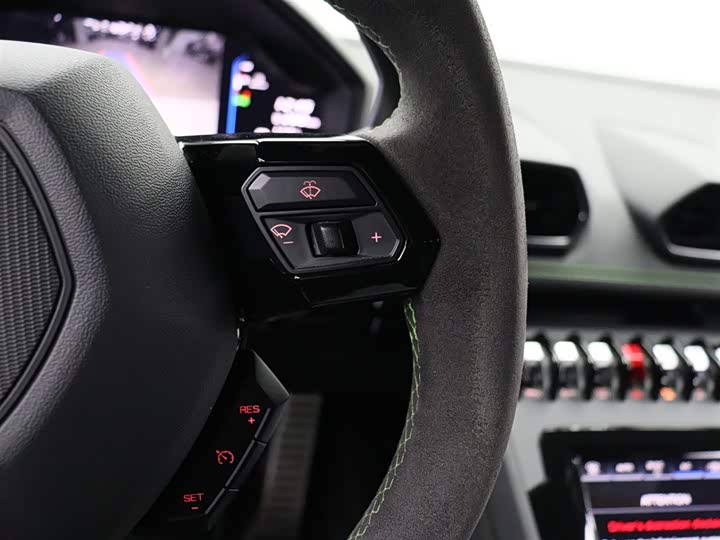 Фото 25 - Lamborghini Huracán