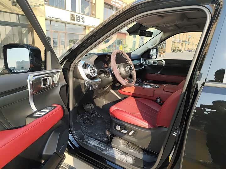 Фото 14 - Tank 400 Hybrid