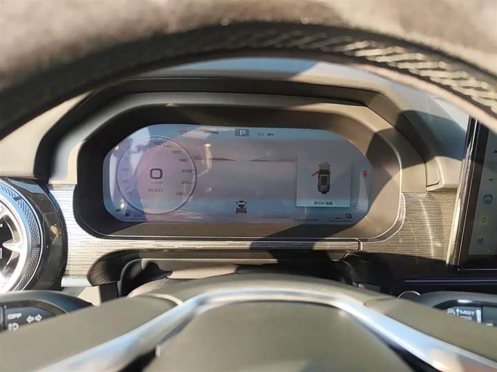 Фото 4 - Tank 400 Hybrid