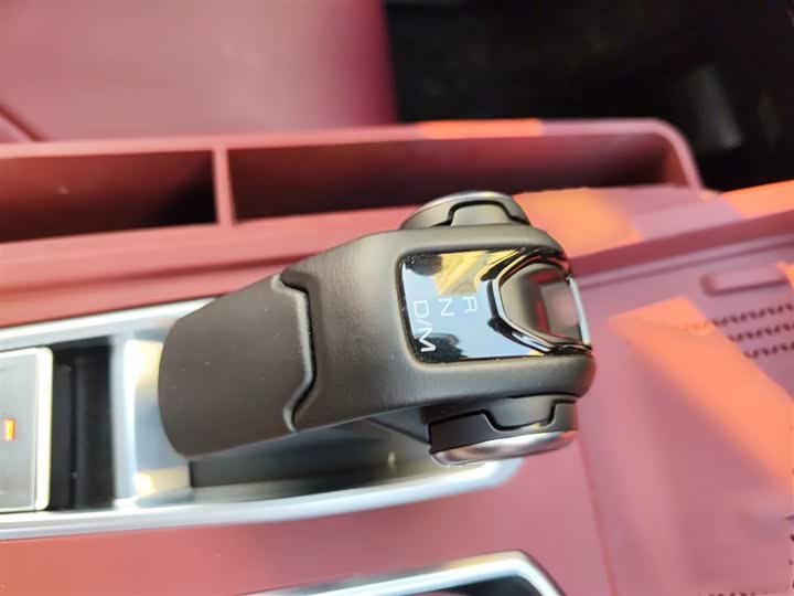 Фото 7 - Tank 400 Hybrid