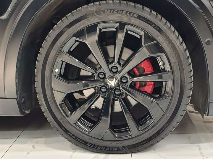 Фото 13 - BAIC Arcfox Alpha S