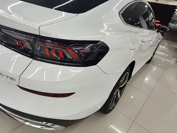 Фото 8 - Volkswagen Lamando L