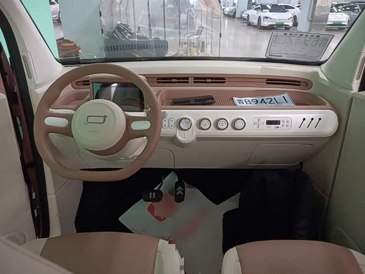 Фото 10 - Bestune Pony