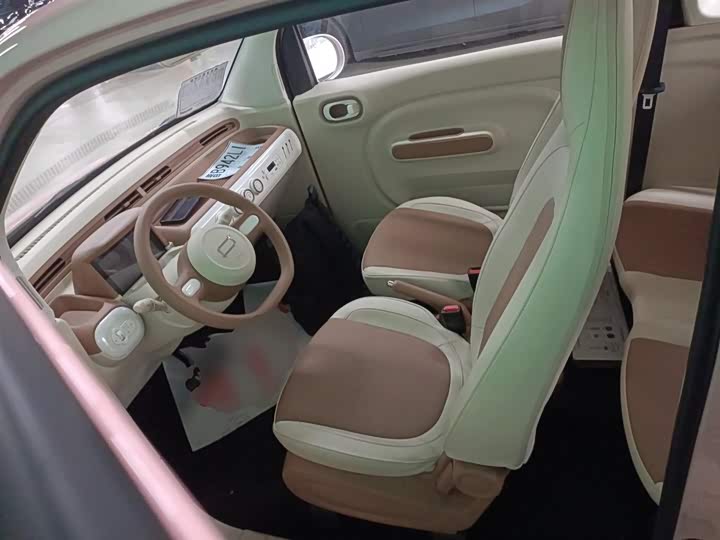 Фото 15 - Bestune Pony