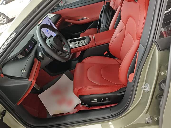 Фото 15 - Xiaomi SU7