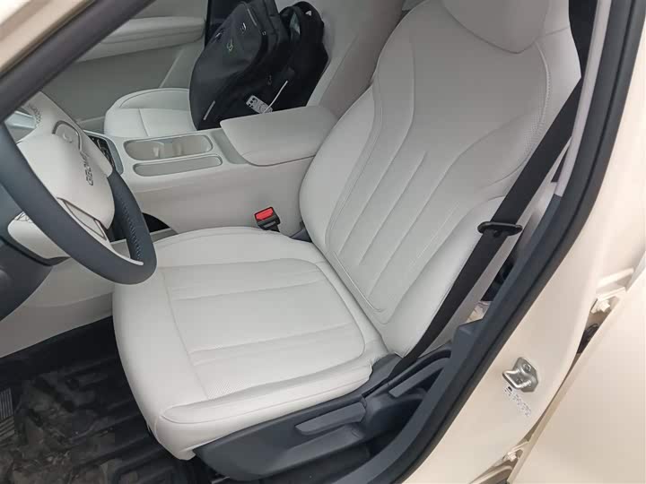 Фото 15 - Geely Galaxy Geome