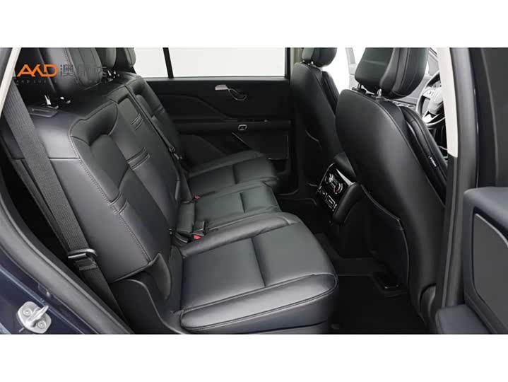 Фото 8 - Lincoln Aviator