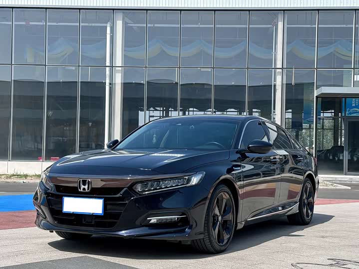 Фото 1 - Honda Accord