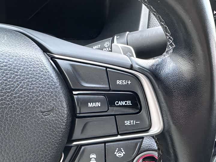 Фото 18 - Honda Accord