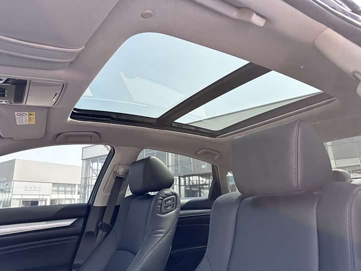 Фото 21 - Honda Accord