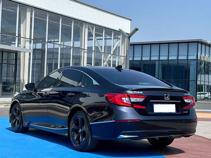 Фото 6 - Honda Accord