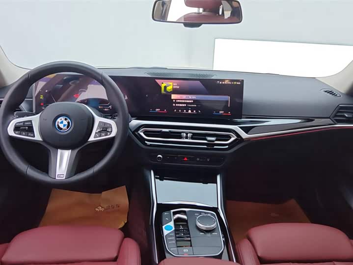 Фото 12 - BMW i3