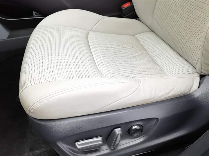 Фото 20 - Toyota bZ4X