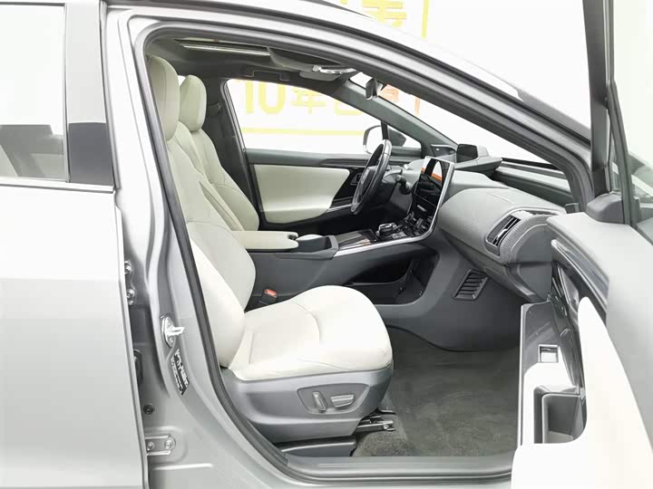 Фото 23 - Toyota bZ4X