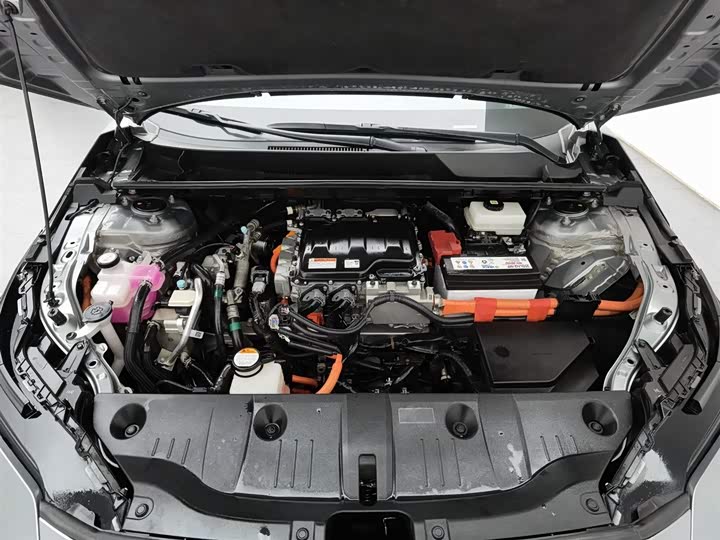 Фото 6 - Toyota bZ4X