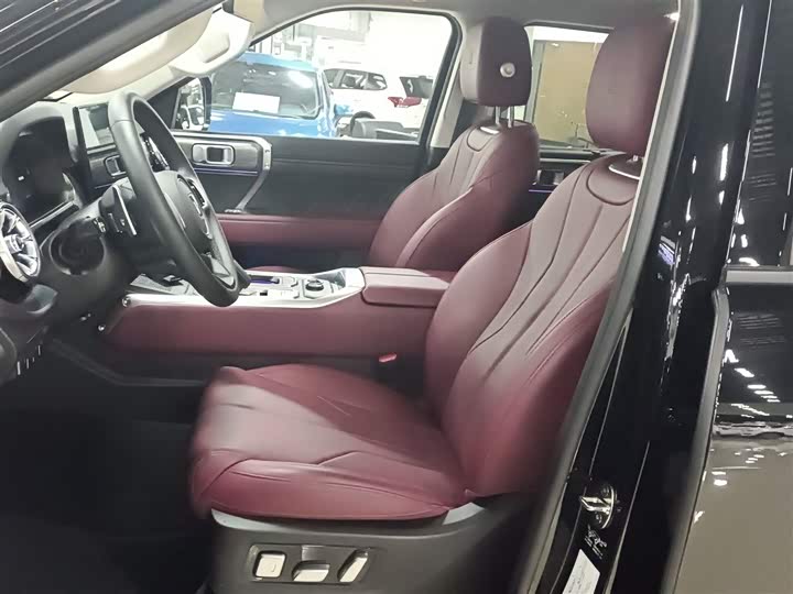 Фото 15 - Tank 400 Hybrid